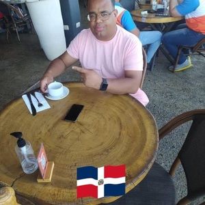 Meet your Posher, Ismael arias